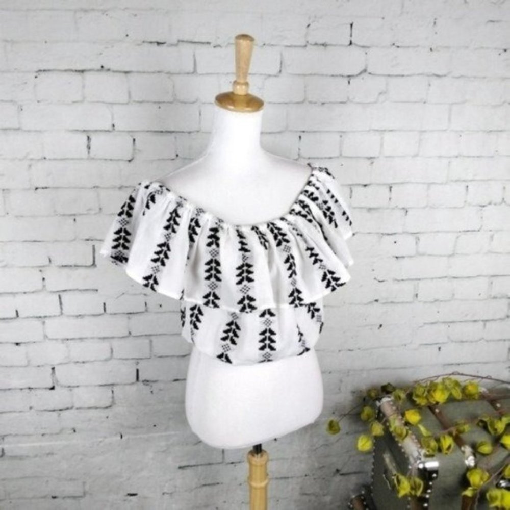 Elan Ruffled Off The Shoulder Cropped Top In Black And White Size M & L - Picture 8 of 9